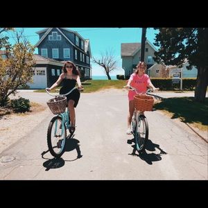 Meet your Posher, Abby